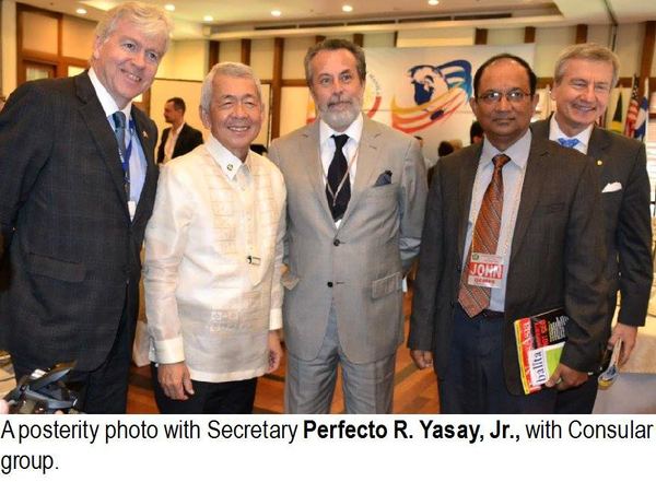 A posterity photo with Secretary Perfecto R. Yasay, Jr., with Consular group.
