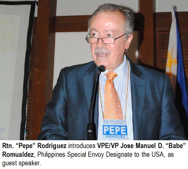 Rtn. "Pepe" Rodriguez introduces VPE/VP Jose Manuel D. "Babe" Romualdez, Philippines Special Envoy Designate to the USA, as guest speaker.