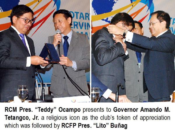 RCM Pres. “Teddy” Ocampo presents to Governor Amando M. Tetangco, Jr. a religious icon as the club’s token of appreciation which was followed by RCFP Pres. “Lito” Buñag.