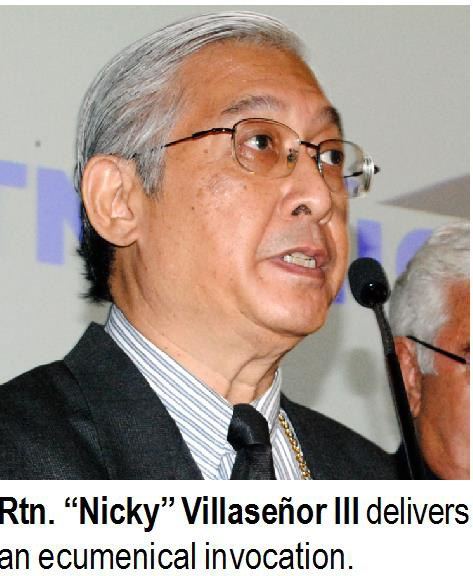 Rtn. “Nicky” Villaseñor III delivers an ecumenical invocation.