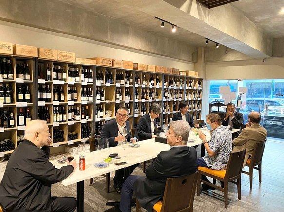 President Bobby Joseph Hosts Fellowship for Japanese Manila Rotarians