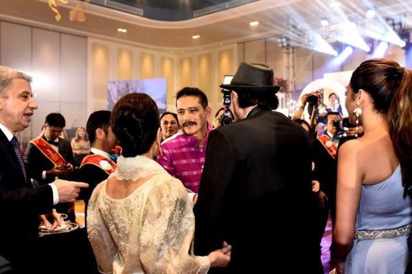 Senator Robin Padilla congratulates DG Jackie and First Lady Sonja Rodriguez