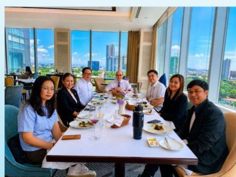 A Handshake That Opens a New Chapter for Rotary Club of Manila
