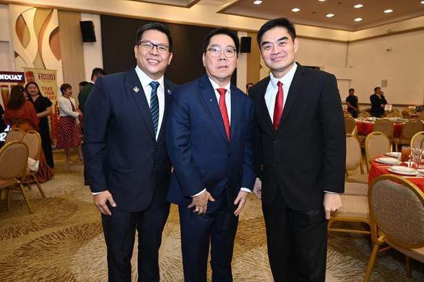 President Reggie Yu with Rotary Club of Bagumbayan-Manila PP Richard Chua Chiaco and PDG Ernest Yuyek during the Rotary Club of Bagumbayan-Manila Induction