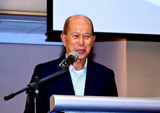 Director and former Defense Secretary Del Lorenzana leads the members in reciting Rotary's Four-Way Test, a guiding principle in our decisions and service: Is it the truth? Is it fair to all concerned? Will it build goodwill and better friendships? Will it be beneficial to all concerned? A timely reminder to put integrity, fairness, goodwill, and service at the heart of all we do.