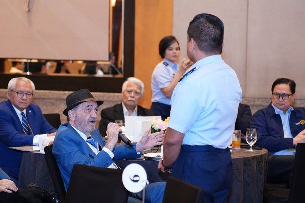 Past District Governor Jackie Rodriguez engages Rear Admiral Jay Tarriela in a spirited exchange during the open forum, seeking further insight into the complex challenges confronting the Philippines in the West Philippine Sea. Their direct dialogue added depth and energy to the meeting's timely discussion on national sovereignty and maritime security.