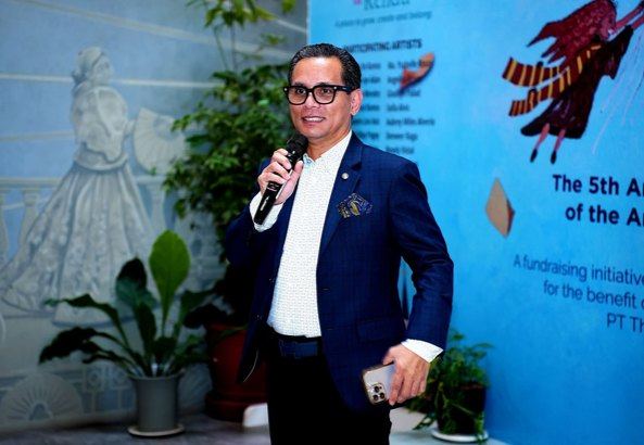 Rotary Club of Manila Foundation Chairman Raoul Creencia delivers his welcome remarks at the launch of Beyond Limits, joining artists, partners, and supporters in celebrating the Angels of Rendu and a shared commitment to Hospicio de San Jose.