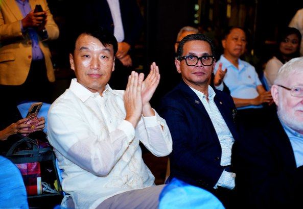 Rotarian Ingill Ra and Immediate Past President Raoul Creencia lend their support at the launch of Beyond Limits, celebrating the creative achievements of the Angels of Rendu and our club's continuing partnership with Hospicio de San Jose.