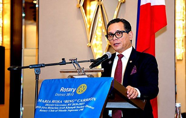 RCManila Foundation Chair and RCM Immediate Past President Atty. Raoul Creencia introduces Palace Press Officer Atty. Claire, his junior at San Beda College of Law, with the warmth of a shared academic connection. His introduction traces her journey through law, broadcasting, and public communication. The moment brings a personal touch to the formal program, welcoming a fellow lawyer whose work now unfolds before a national audience.