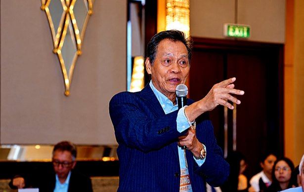 Dean Amading Valdez lends the perspective of a mentor to the open forum. Recalling his association with Atty. Claire in legal broadcasting, he asks how speaking to unseen radio audiences compares with facing reporters at the Palace podium. His question draws out the discipline behind her public role, where humor meets restraint and every statement carries responsibility. This moment brings their shared beginnings into the conversation, revealing how lessons from legal advocacy and broadcasting continue to inform her approach to public service.