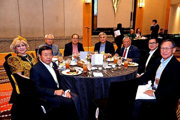 A pause for the camera preserves the pleasure of gathering among friends. Smiles brighten a setting where familiar faces and fresh conversations give the afternoon its warmth. Beyond the formal program featuring Atty. Claire, these moments sustain the personal connections at the heart of club life.