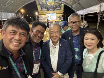 PDG Alex Cureg with PRIP Gary Huang and Spouse Corina of Taiwan at the opening ceremonies held at Meiti Riverside, Taipei