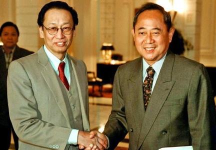 Jose Maria Sison, founder of the Communist Party of the Philippines, and then Jose de Venecia Jr., Speaker of the House of Representatives, meet at a hotel in Amsterdam on March 24, 1997. 

The encounter formed part of Speaker de Venecia’s broader efforts at political dialogue and conflict resolution, reflecting his belief that engagement — even with ideological adversaries — was essential to exploring peaceful pathways toward national reconciliation. The meeting underscored a rare moment of direct contact between the Philippine political establishment and the communist movement, set against the wider context of peace initiatives and back-channel diplomacy during the late 1990s.