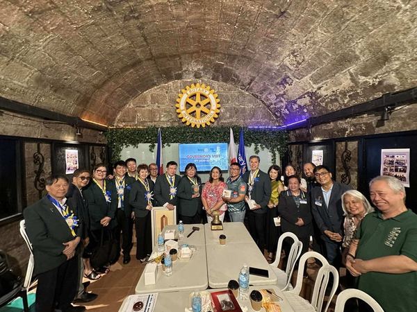 DGND/DSG Hermie Esguerra as part of the group picture at the end of the Governor’s Visit of the Rotary Club of Intramuros Manila, daughter club of the Rotary Club of Manila where he is likewise an Honorary Member