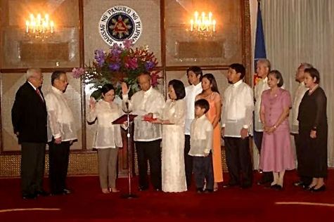 Art Panganiban takes his oath as the 21st Chief Justice of the Supreme Court of the Philippines before President Gloria Macapagal-Arroyo on December 21, 2005 — an historic moment that crowned decades of distinguished service in the judiciary and marked the beginning of his stewardship of the nation’s highest tribunal with integrity, independence, and unwavering fidelity to the Constitution.